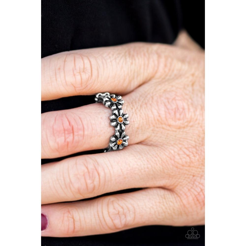 Dancing Daisies - Orange Ring - Paparazzi - Dare2bdazzlin N Jewelry