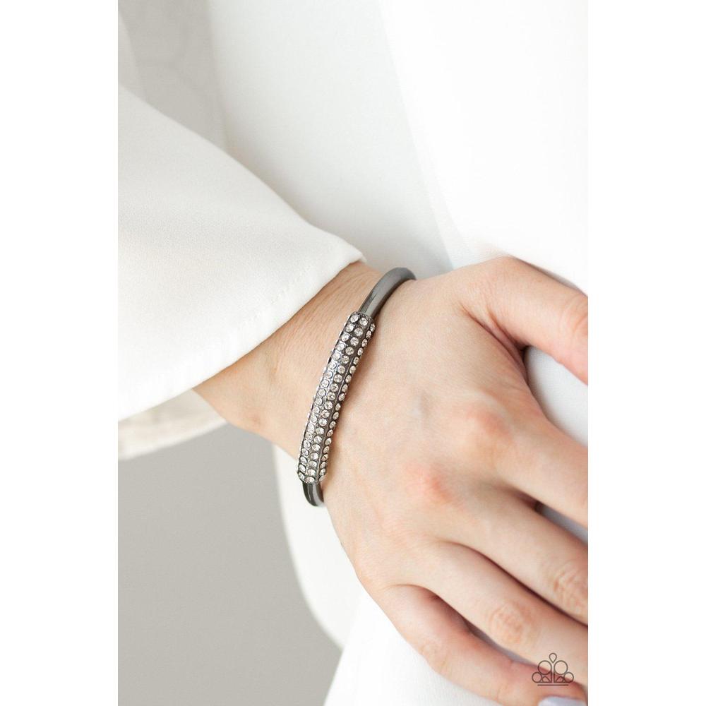 Day to Day Dazzle Black Bracelet - Paparazzi - Dare2bdazzlin N Jewelry