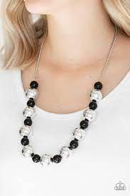 Top Pop Black Necklace - Paparazzi - Dare2bdazzlin N Jewelry