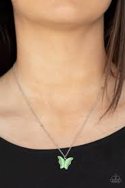 Butterfly Prairies Green Necklace - Paparazzi - Dare2bdazzlin N Jewelry