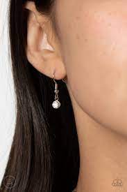 Fluttering Fanatic - White Choker - Paparazzi - Dare2bdazzlin N Jewelry