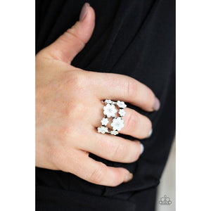 Floral Crowns White Ring - Paparazzi - Dare2bdazzlin N Jewelry