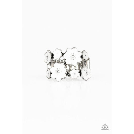 Floral Crowns White Ring - Paparazzi - Dare2bdazzlin N Jewelry