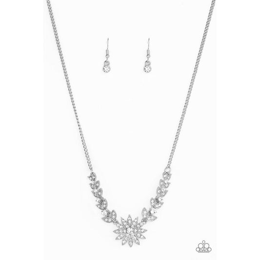Garden Glamour - White Necklace - Paparazzi - Dare2bdazzlin N Jewelry