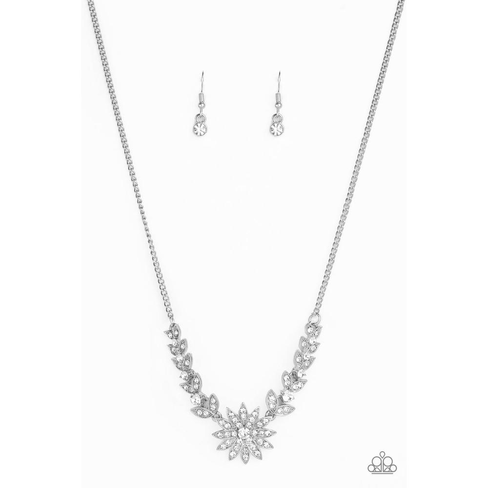Garden Glamour - White Necklace - Paparazzi - Dare2bdazzlin N Jewelry