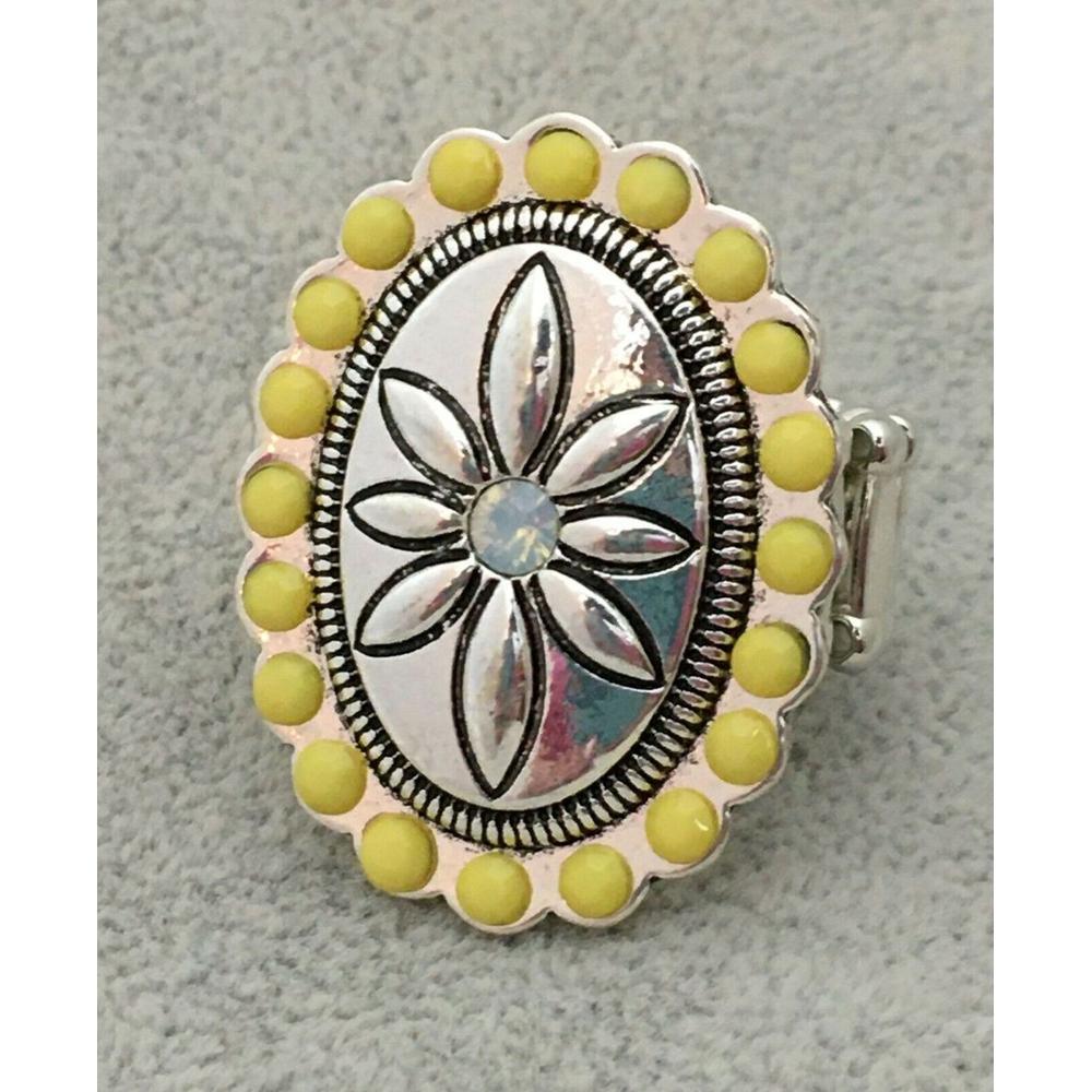 Garden Paradise Yellow Ring - Paparazzi - Dare2bdazzlin N Jewelry