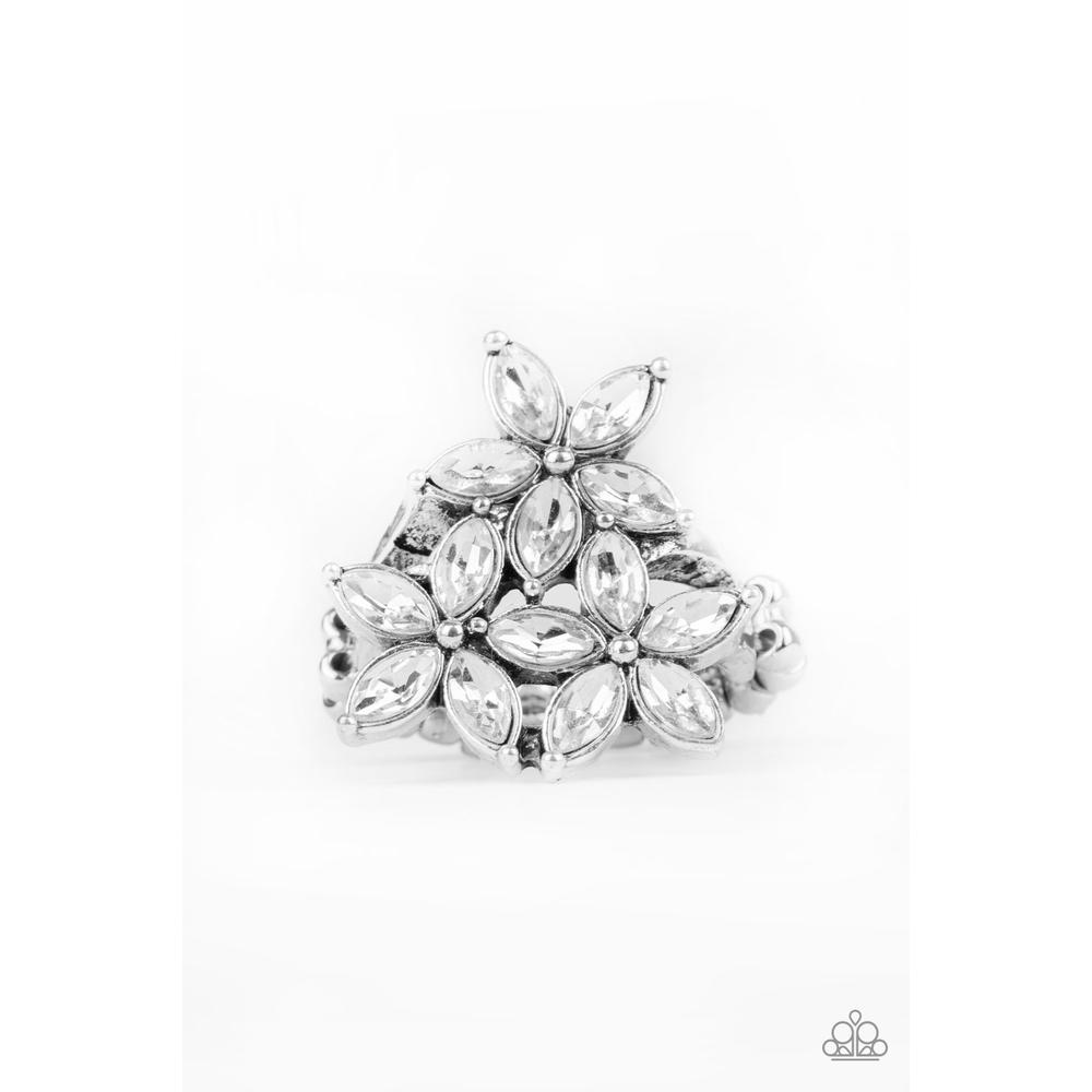 Gardenia Grandeur White Ring - Paparazzi - Dare2bdazzlin N Jewelry