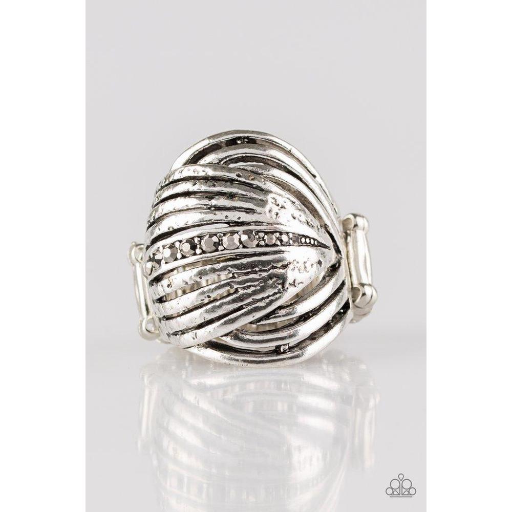 Glitter Tracker - Silver Ring  - Paparazzi - Dare2bdazzlin N Jewelry