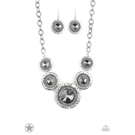 Global Glamour Necklace - Paparazzi - Dare2bdazzlin N Jewelry