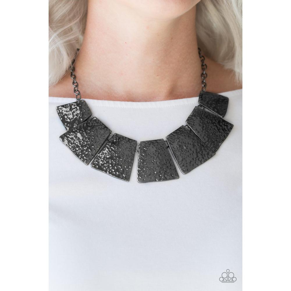 Here Comes The Huntress - Black Necklace - Paparazzi - Dare2bdazzlin N Jewelry