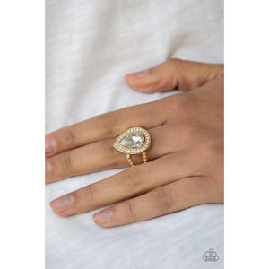 Hollywood Heirloom - Gold Ring - Paparazzi - Dare2bdazzlin N Jewelry