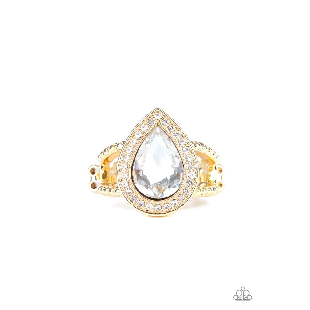 Hollywood Heirloom - Gold Ring - Paparazzi - Dare2bdazzlin N Jewelry
