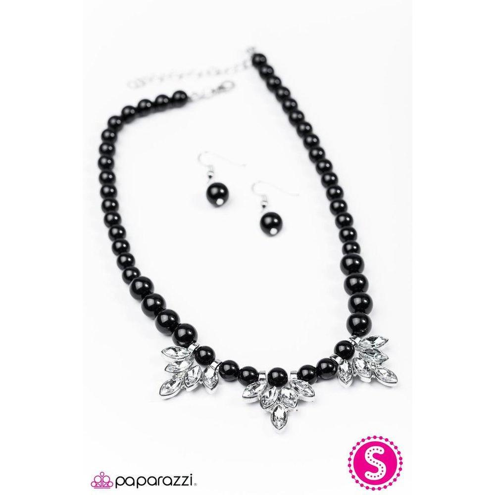 Ice Crystals - Black Necklace - Paparazzi - Dare2bdazzlin N Jewelry
