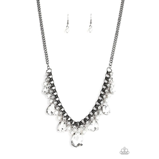 Knockout Queen - Black Necklace - Paparazzi - Dare2bdazzlin N Jewelry