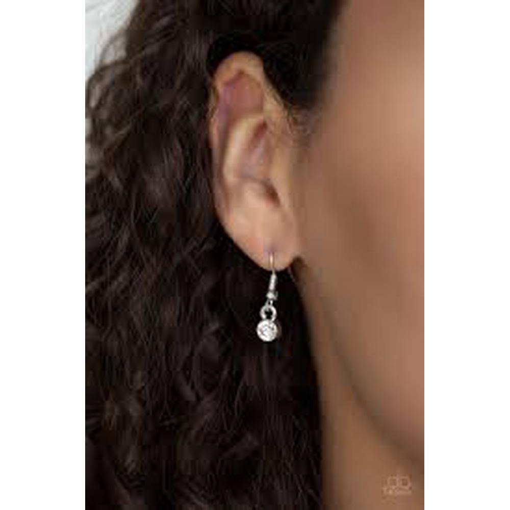 Let Your HEIR Down White Necklace - Paparazzi - Dare2bdazzlin N Jewelry