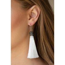 Load image into Gallery viewer, Make Room for Plume Earrings - Paparazzi - Dare2bdazzlin N Jewelry
