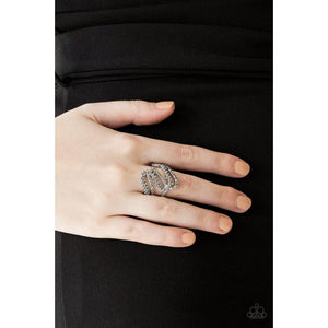 Make Waves Silver Ring - Paparazzi - Dare2bdazzlin N Jewelry