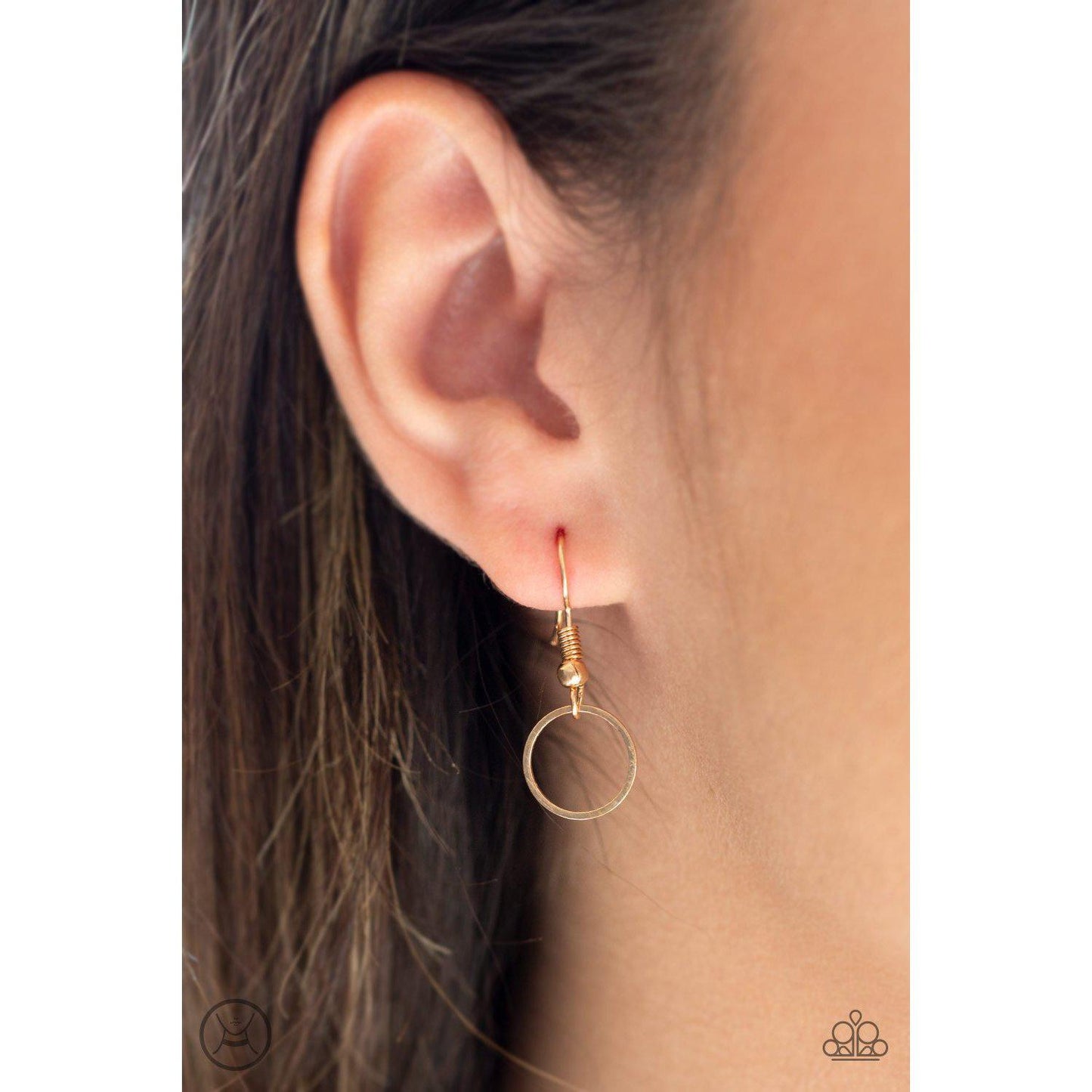 Metro Spunk Gold Choker - Paparazzi - Dare2bdazzlin N Jewelry