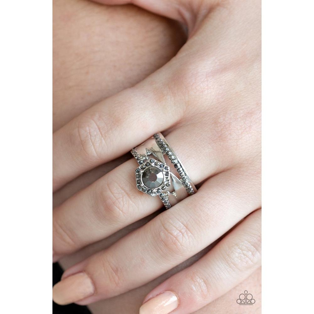 Modern Maven Silver Ring - Paparazzi - Dare2bdazzlin N Jewelry