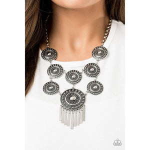 Modern Medalist Silver Necklace - Paparazzi - Dare2bdazzlin N Jewelry