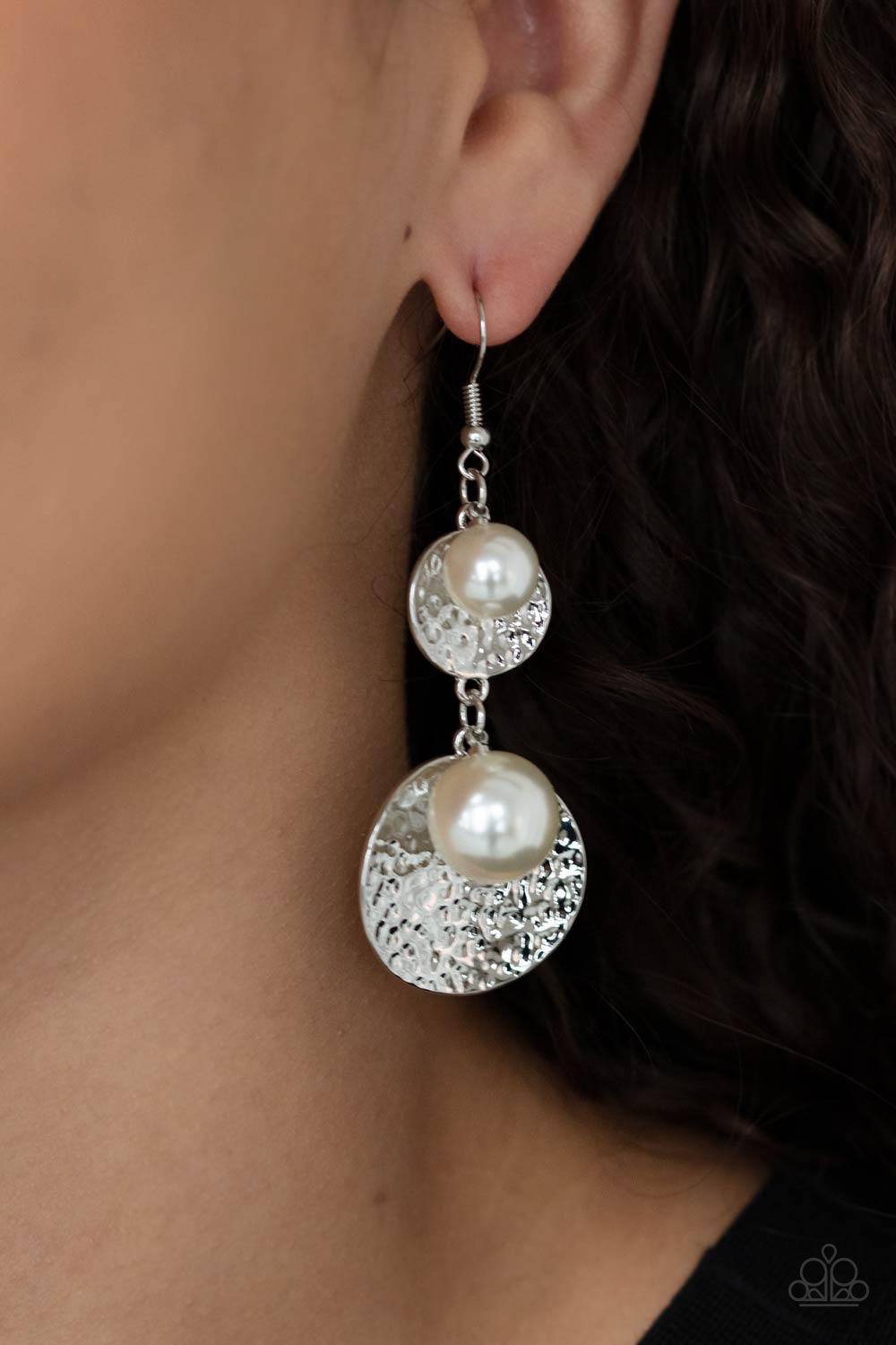 Pearl Dive - White Earring - Paparazzi - Dare2bdazzlin N Jewelry