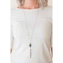 Load image into Gallery viewer, Sedona Skies - Green Necklace - Paparazzi - Dare2bdazzlin N Jewelry
