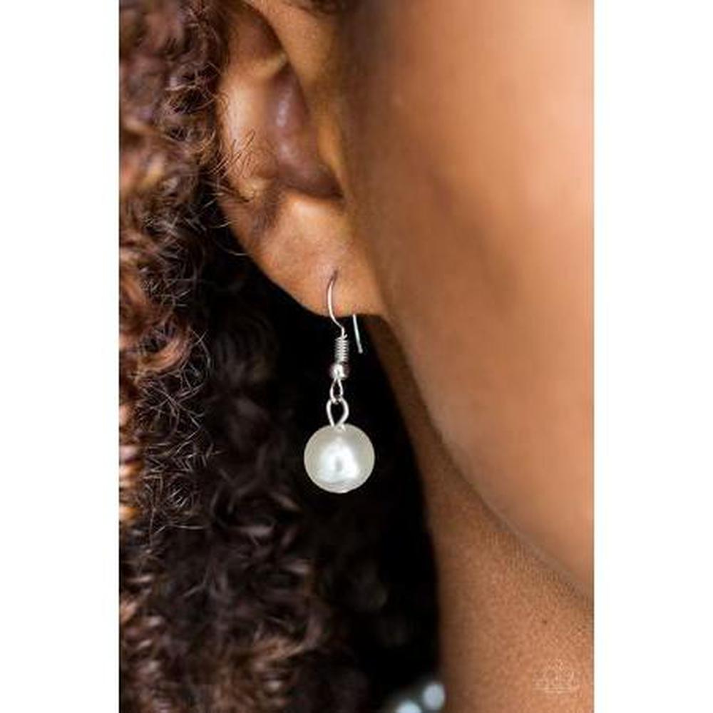 Society Socialite White Necklace - Paparazzi - Dare2bdazzlin N Jewelry