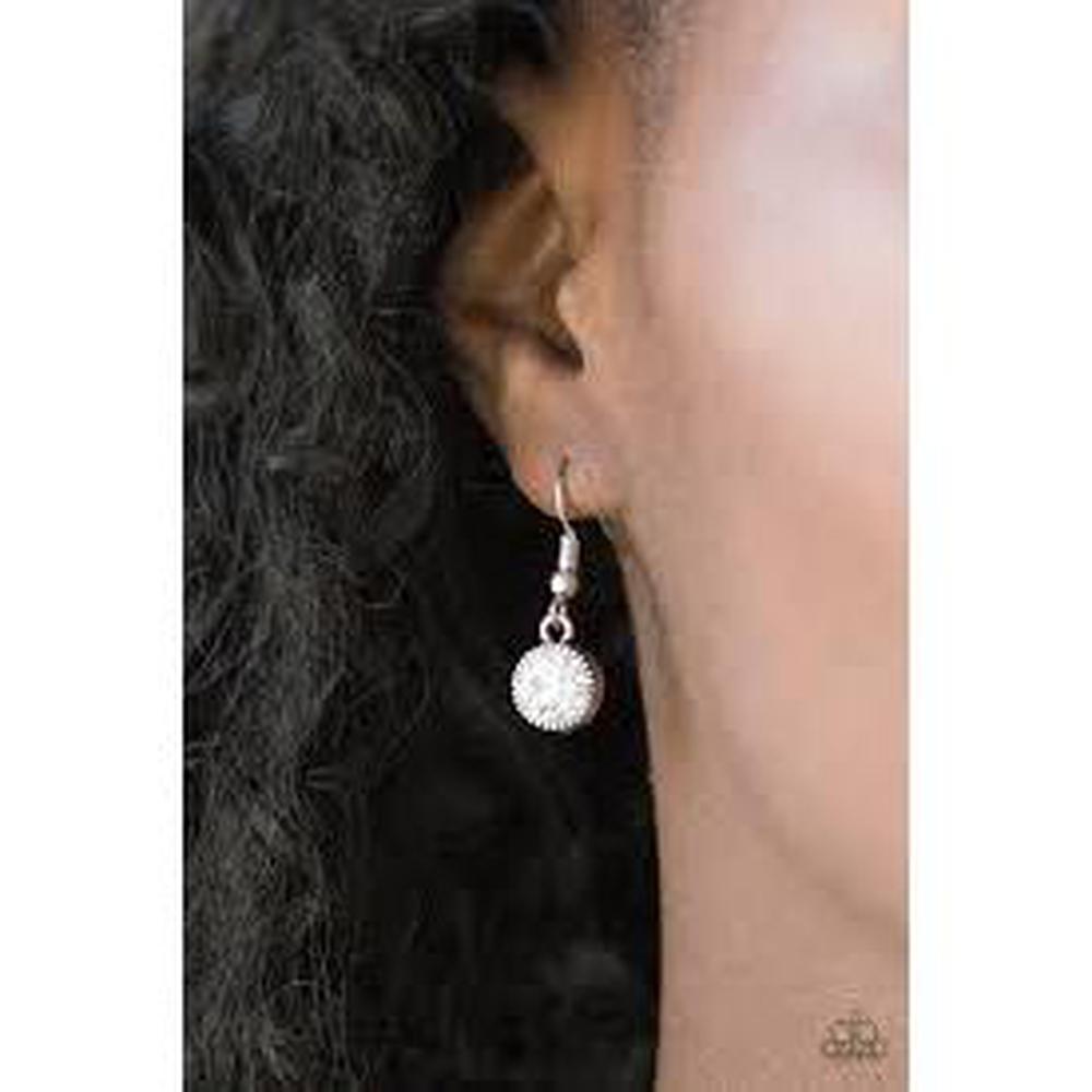Starlit Socials White Necklace - Paparazzi - Dare2bdazzlin N Jewelry