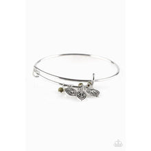 Load image into Gallery viewer, The Elephant In The Room - Green Bracelet - Paparazzi - Paparazzi - Dare2bdazzlin N Jewelry

