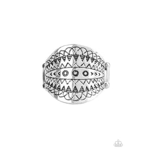 Tiki Tribe Silver Necklace - Paparazzi - Paparazzi - Dare2bdazzlin N Jewelry