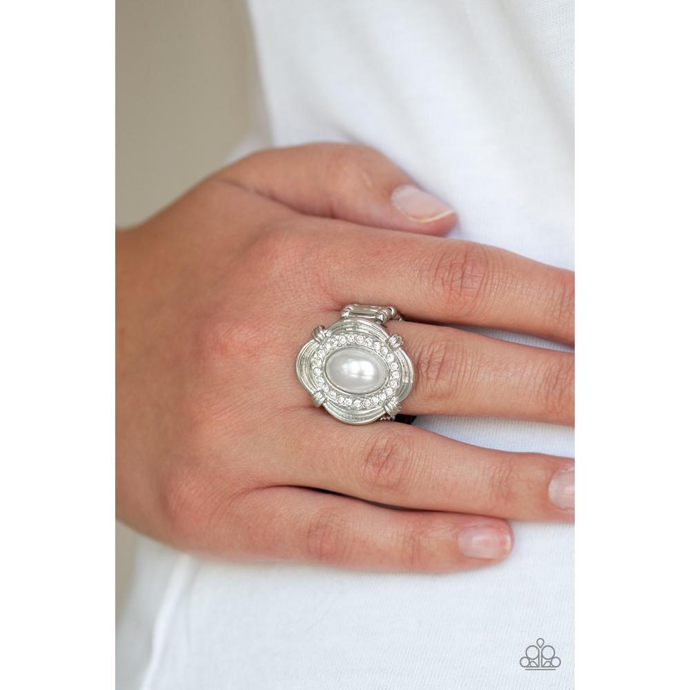 Titantic Twinkle White Ring - Paparazzi - Paparazzi - Dare2bdazzlin N Jewelry
