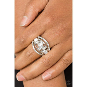 Treasure Chest Shimmer White Ring - Paparazzi - Paparazzi - Dare2bdazzlin N Jewelry