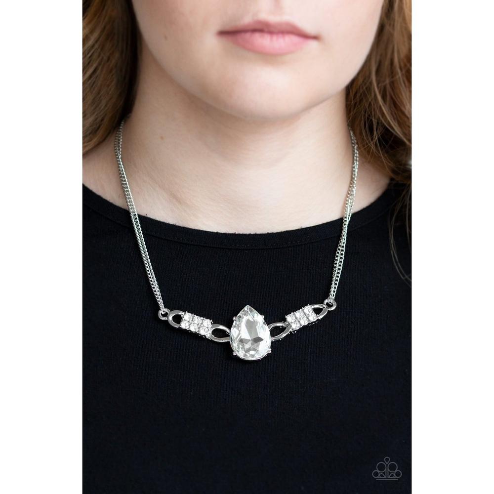Way To Make An Entrance - Silver Necklace - Paparazzi - Dare2bdazzlin N Jewelry