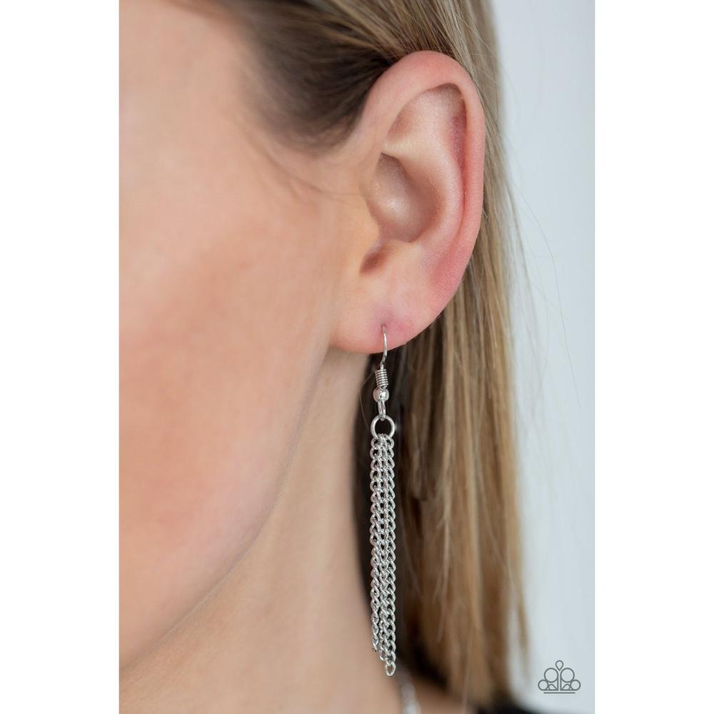 Way To Make An Entrance - Silver Necklace - Paparazzi - Dare2bdazzlin N Jewelry