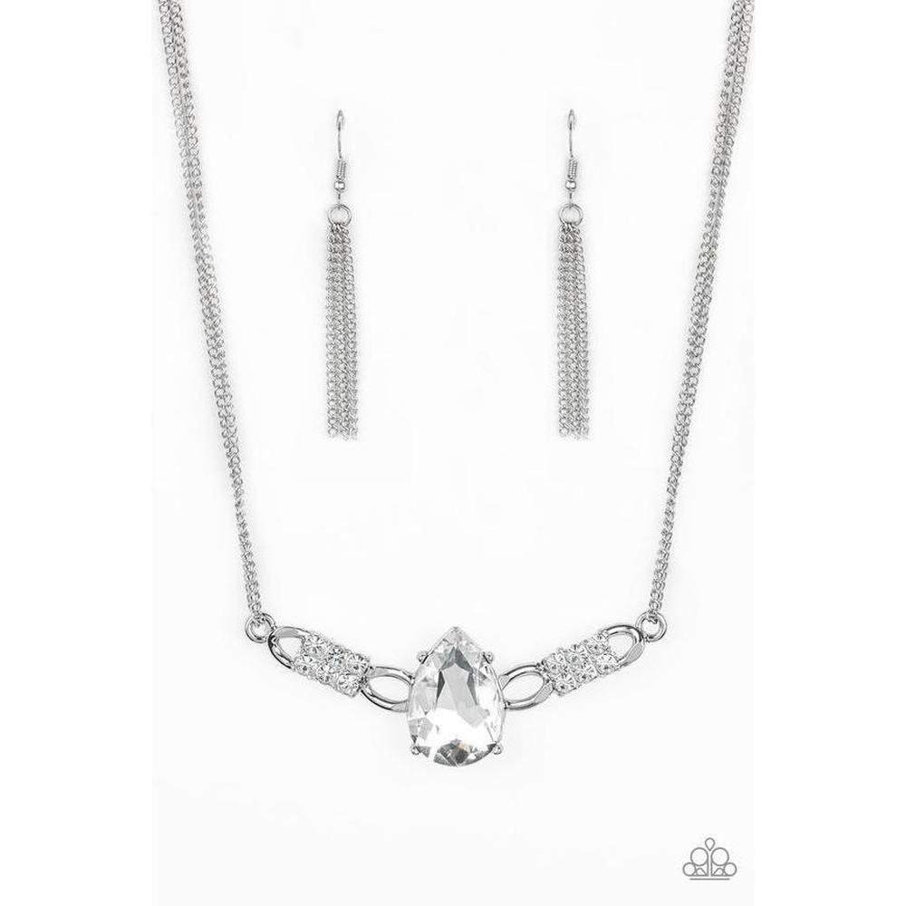 Way To Make An Entrance - Silver Necklace - Paparazzi - Dare2bdazzlin N Jewelry