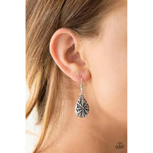 Western Wisteria Silver Earrings - Paparazzi - Dare2bdazzlin N Jewelry